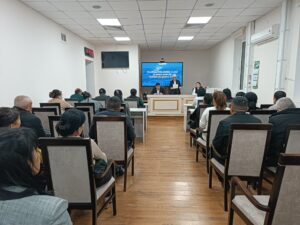 Бугун Зарафшон шаҳар ҳокимлиги биносида&raquo;Оилавий ажримларни олдини олишда ҳамкор ташкилотларнинг ўрни&raquo; мавзусида йиғилиш бўлиб ўтди